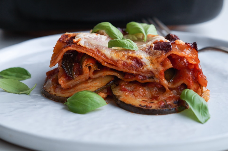 Vegetarlasagne med stegte grøntsager vegetar lasagne