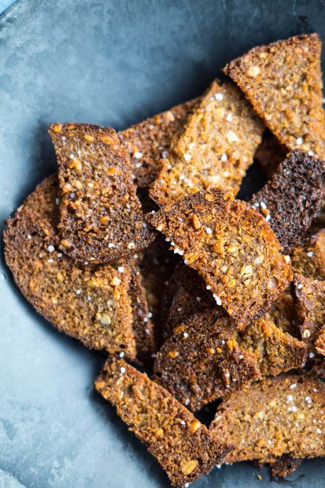 Rugbrødschips - af en rest rugbrød