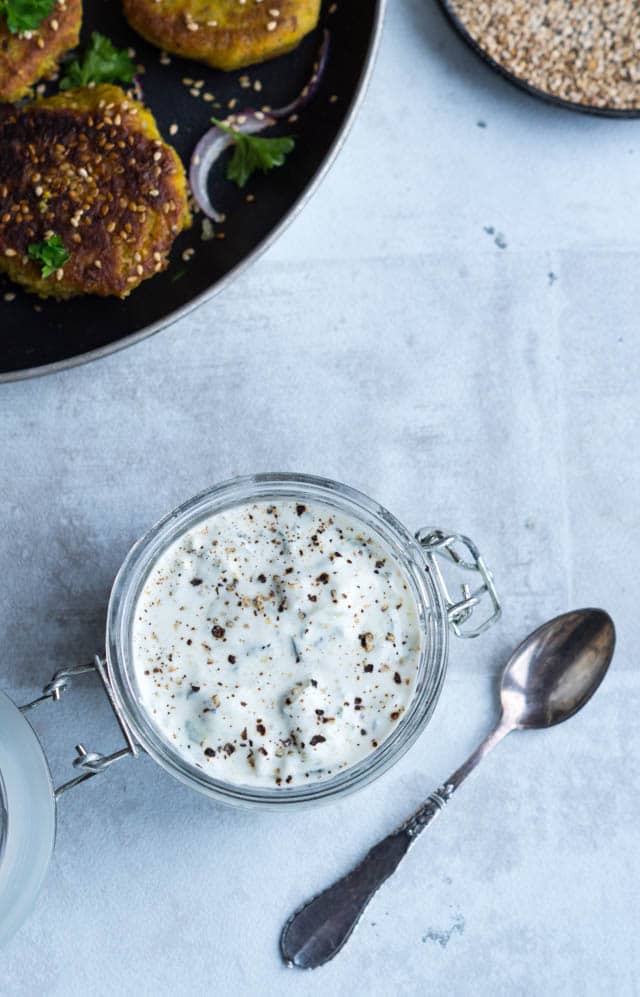Agurkedressing - dressing til falafler