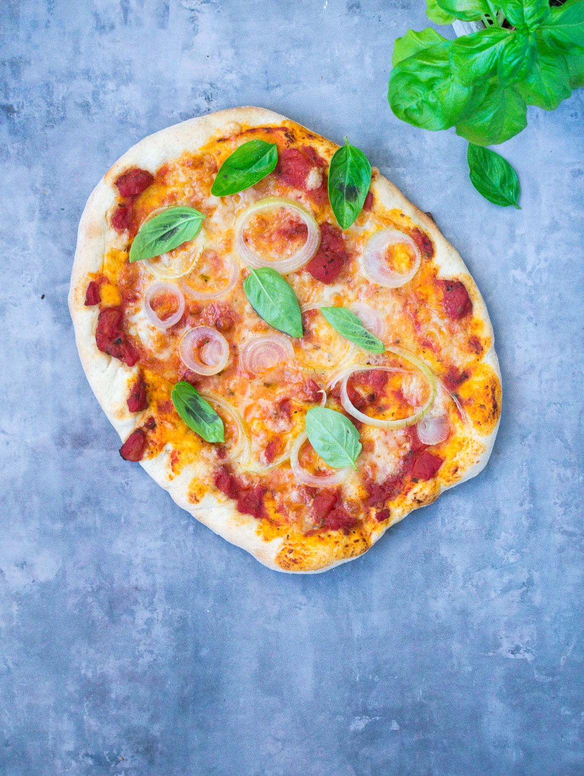 Grov pizza - pizza med fuldkornsbund