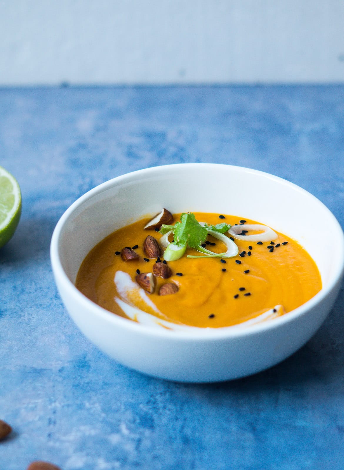 Græskarsuppe røde linser, kokosmælk og karrypasta