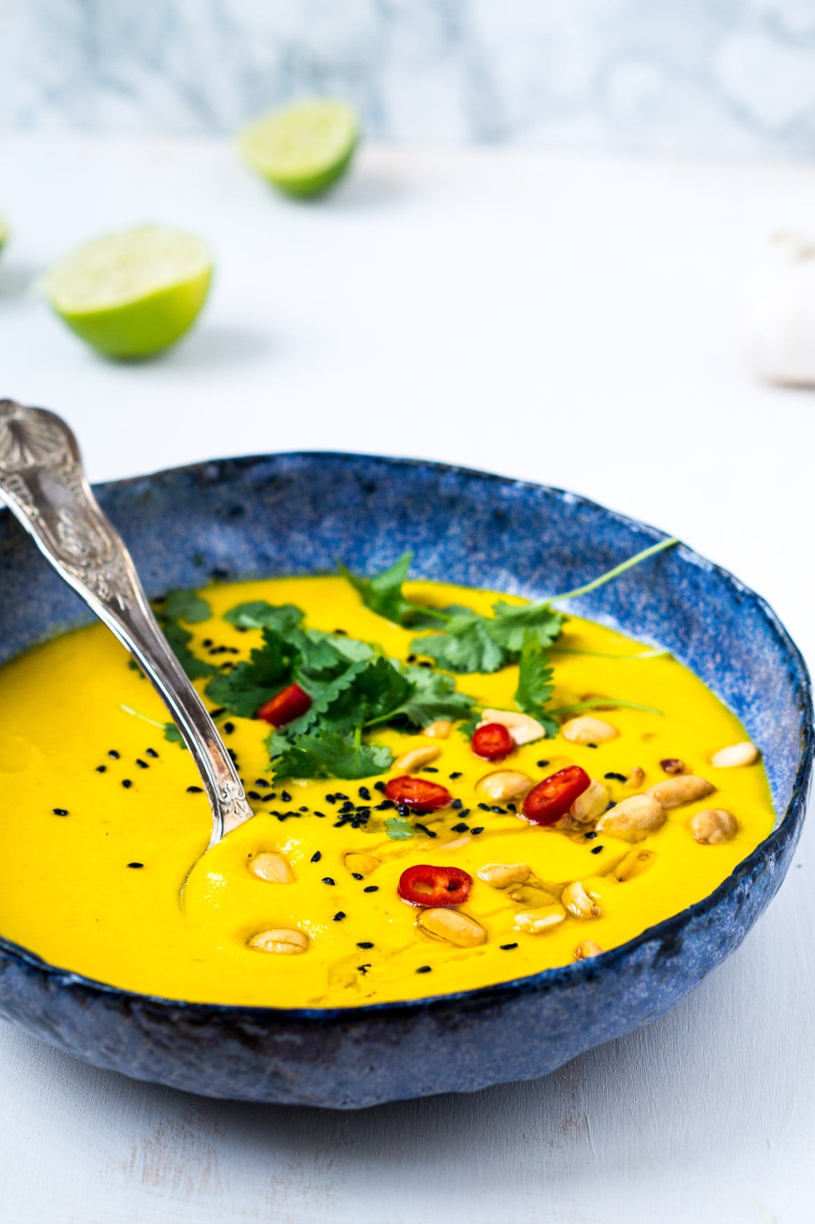 Spicy thai gulerodssuppe