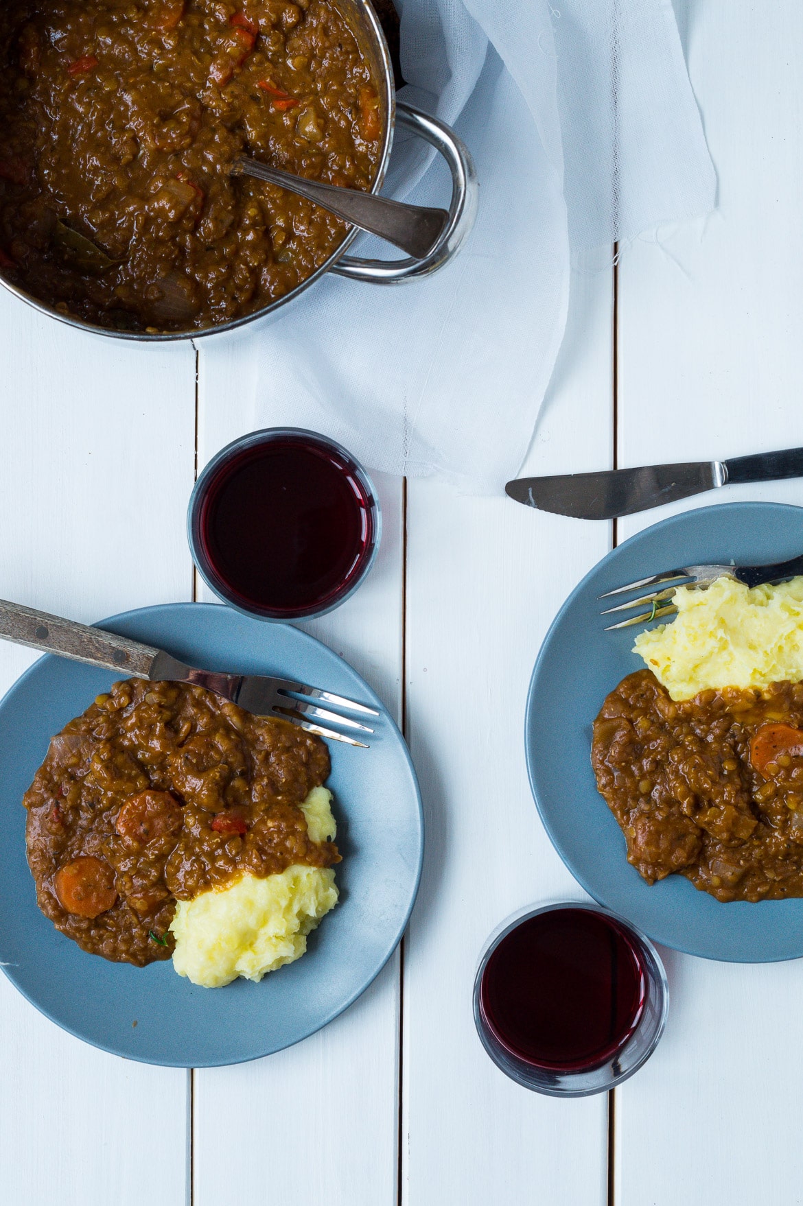 Vegetarisk gryderet med rødvin og linser