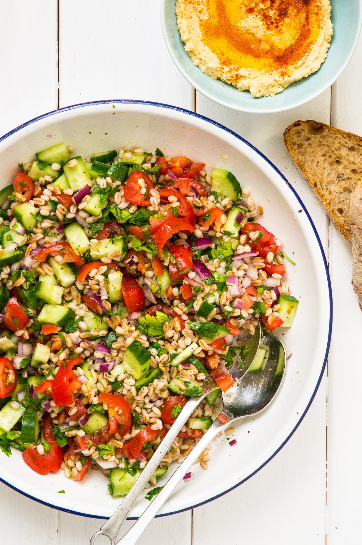 Salat med perlebyg og persille