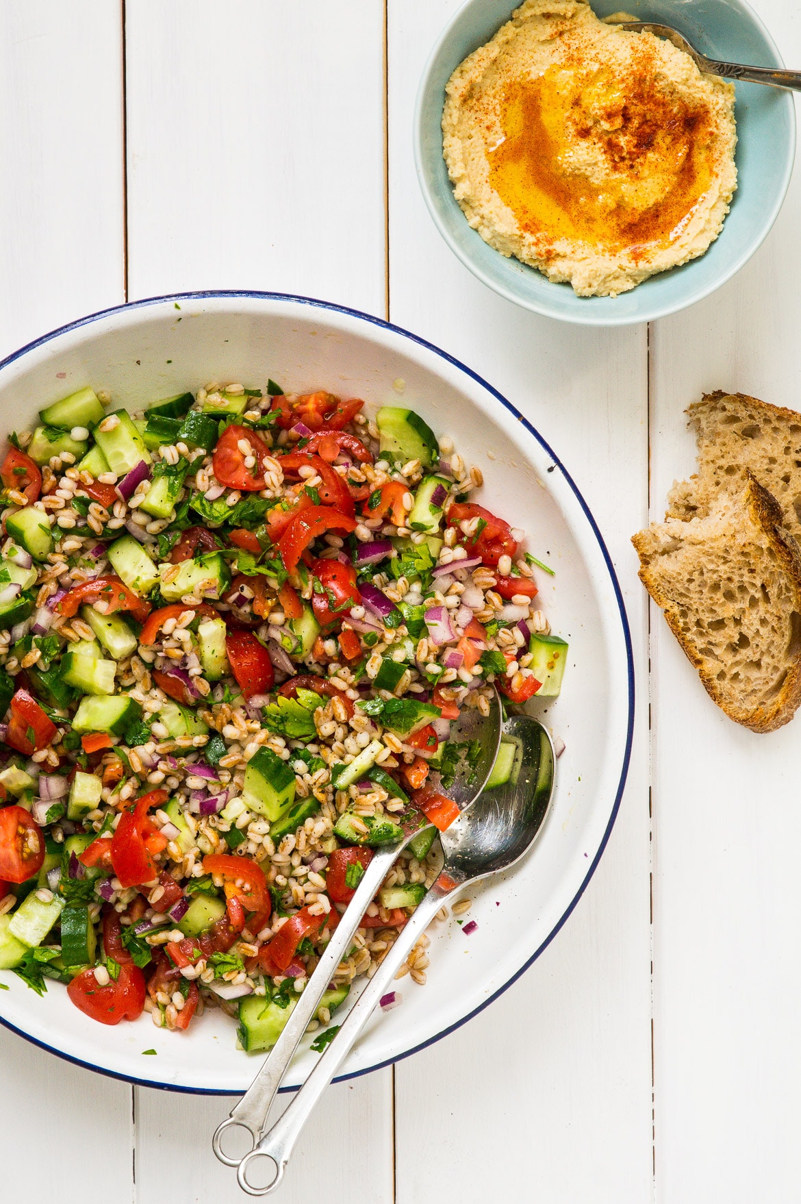 Salat med perlebyg og persille
