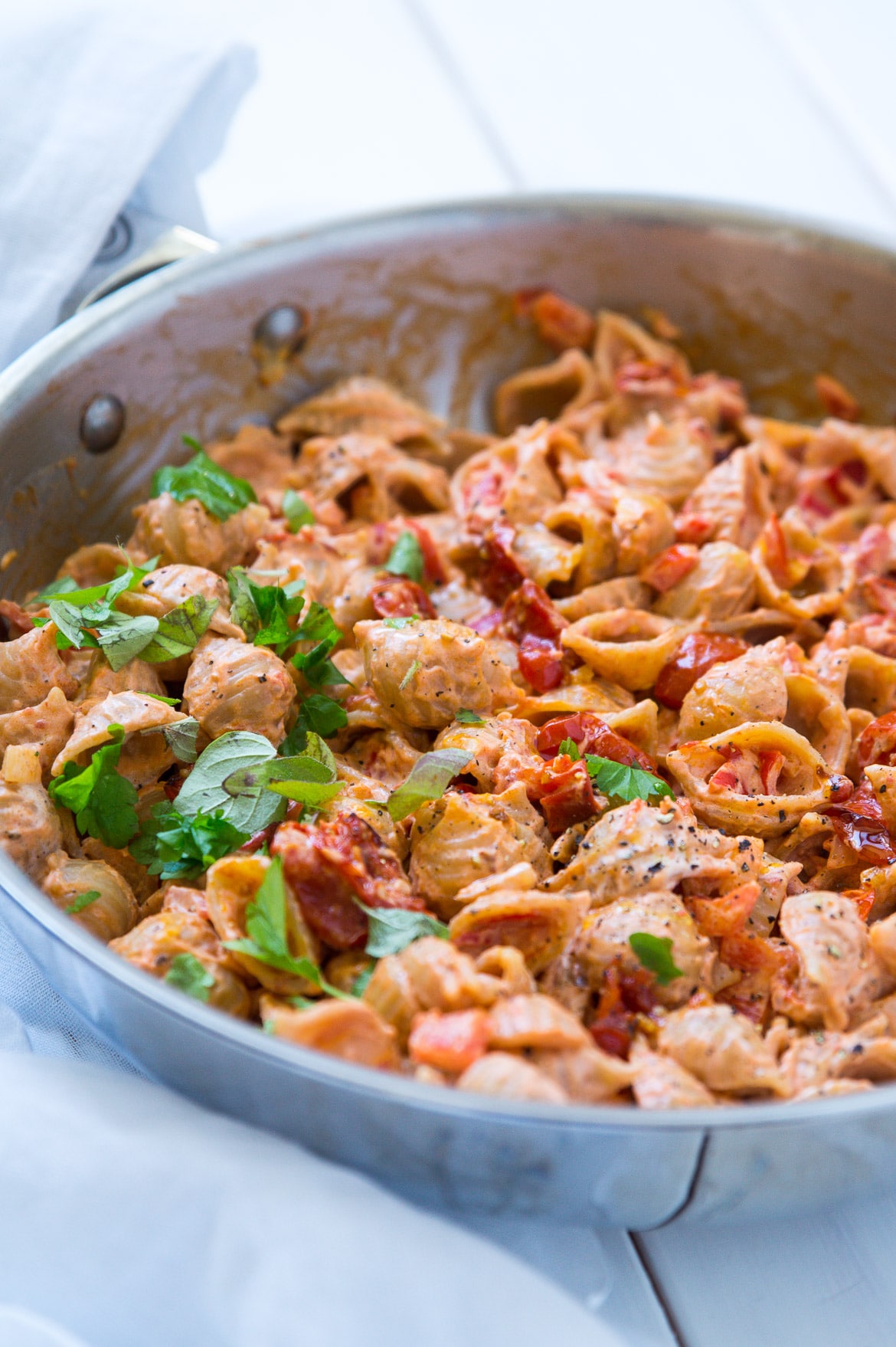Pasta med bagte tomater og flødesauce