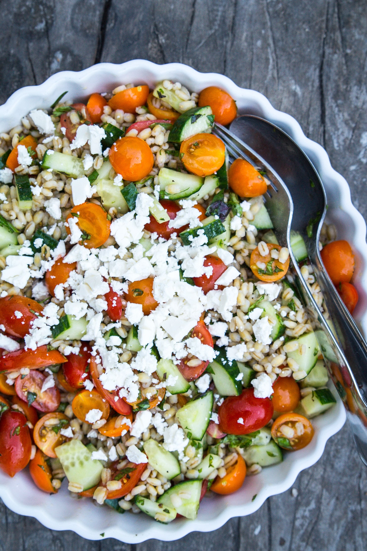 Simpel tomatsalat med perlebyg
