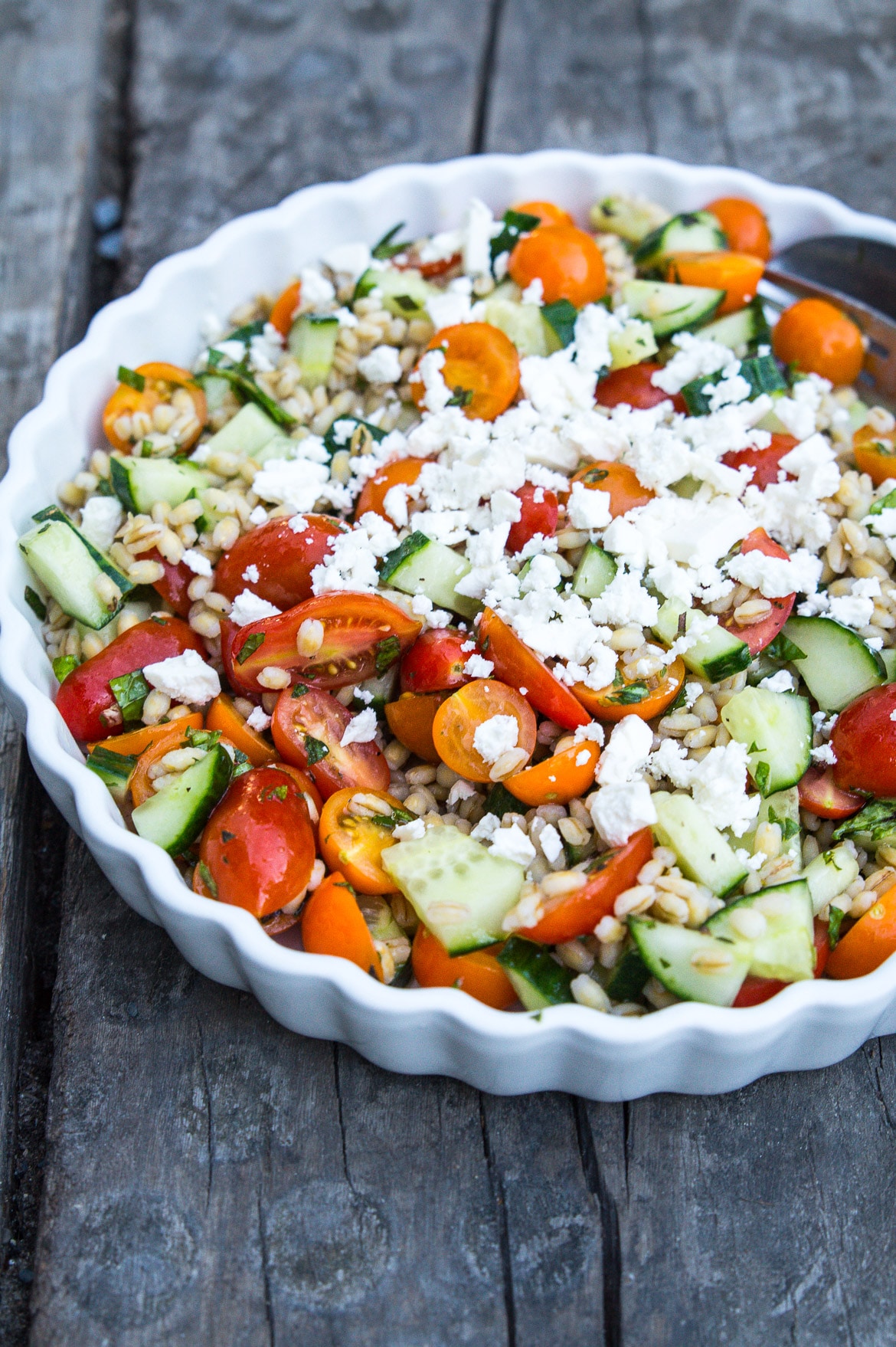 Simpel tomatsalat med perlebyg