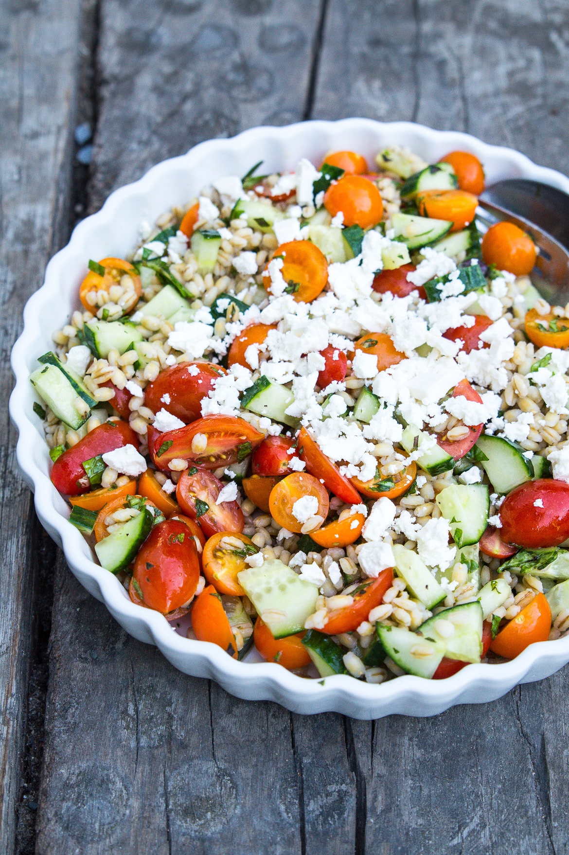 Simpel tomatsalat med perlebyg