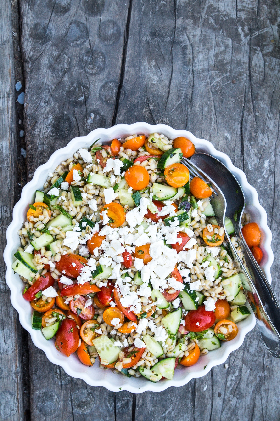 Simpel tomatsalat med perlebyg