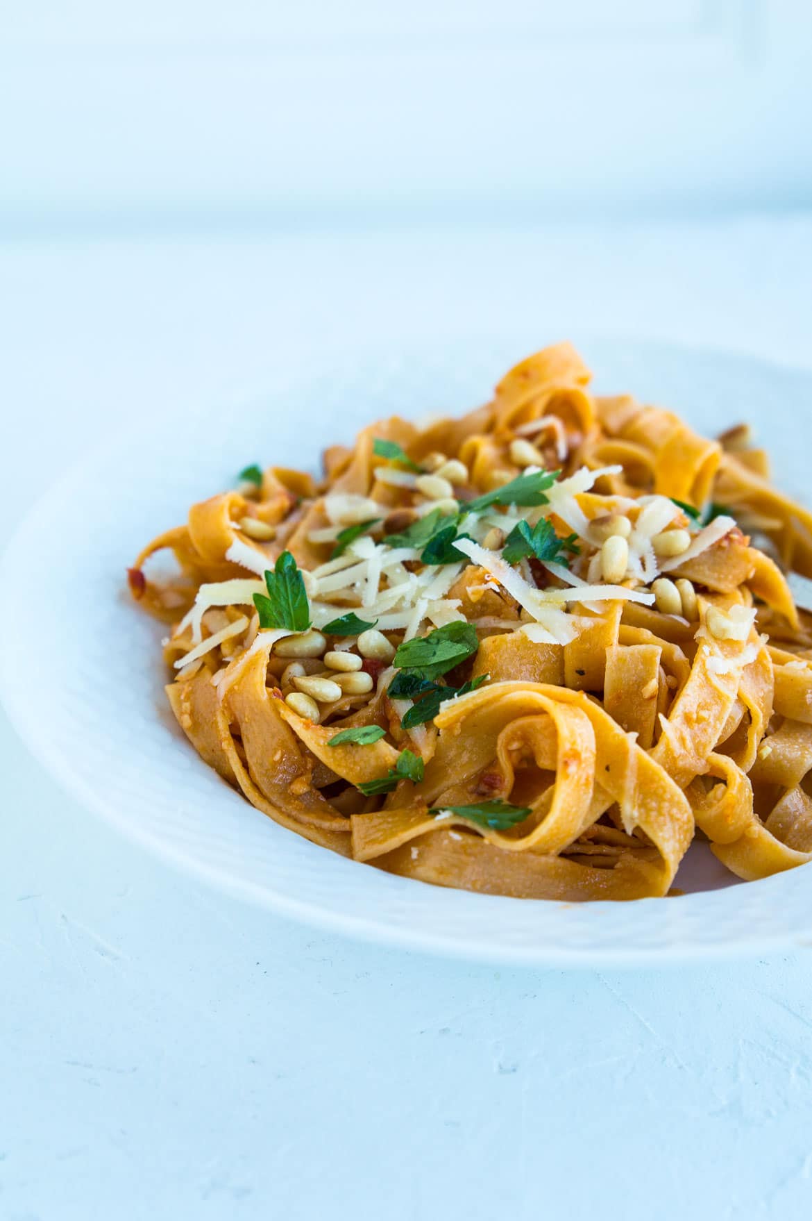 Pasta med rød pesto