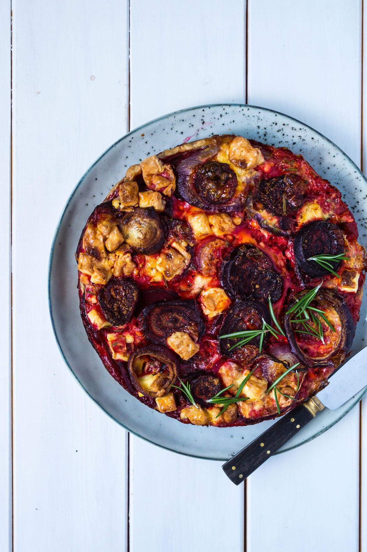 Rødbedetærte med feta