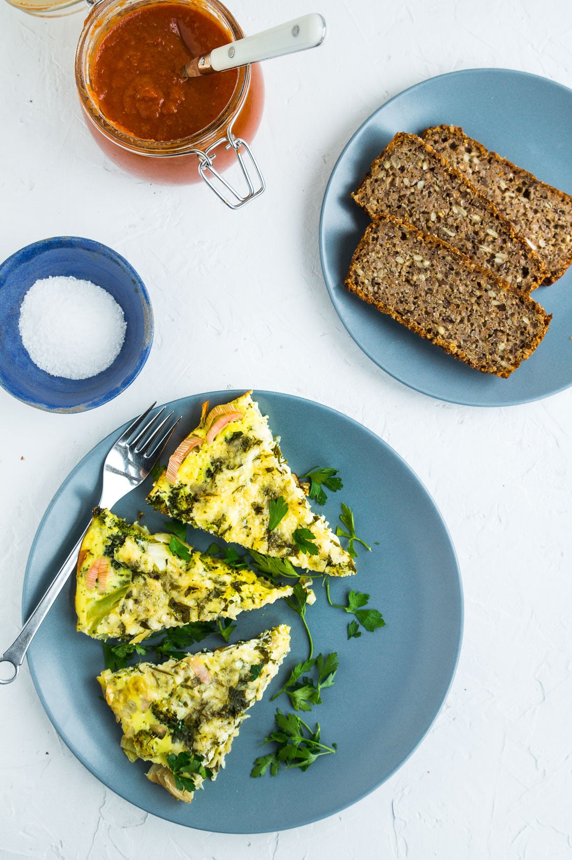 Æggekage med broccoli og ost
