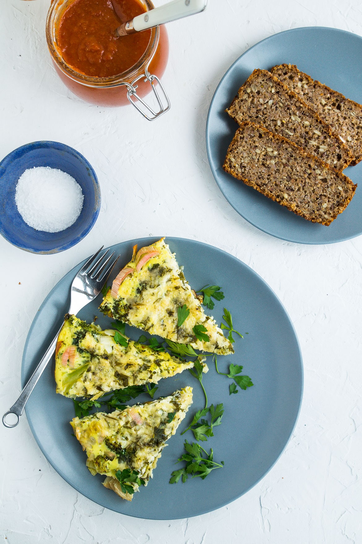 Æggekage med broccoli og ost