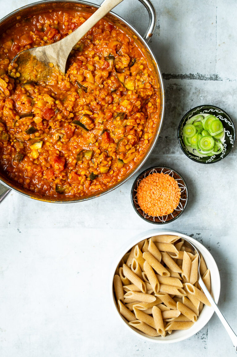 Vegetarisk gryderet med aubergine og linser
