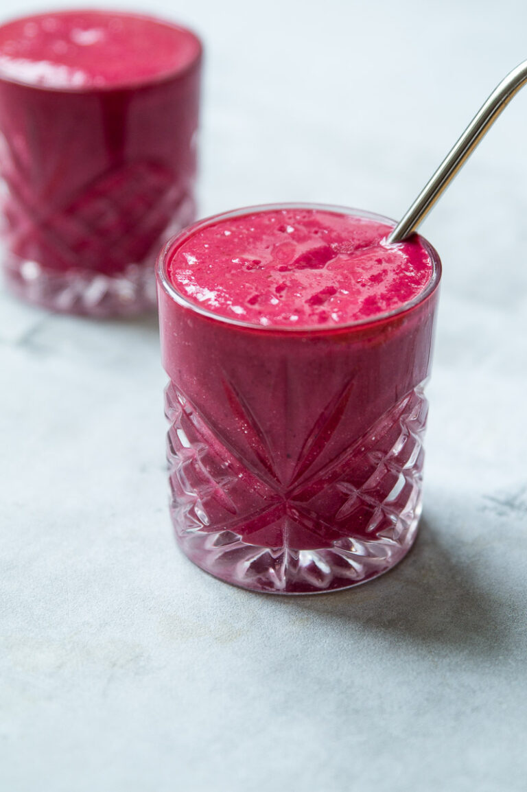 Rødbedesmoothie med jordbær