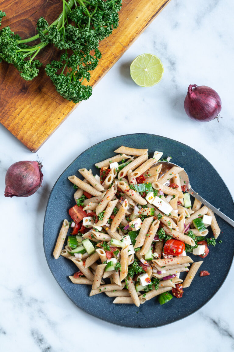 Pastasalat med soltørrede tomater
