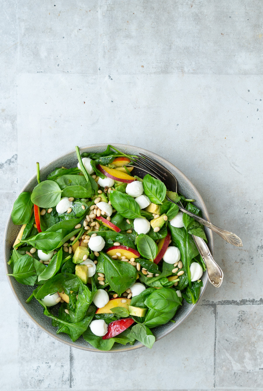 Salat med mozzarella