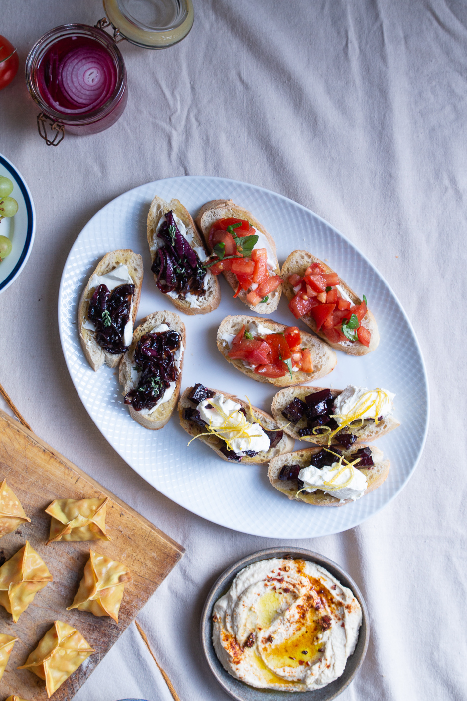 Bruschetta med karamelliserede rødløg