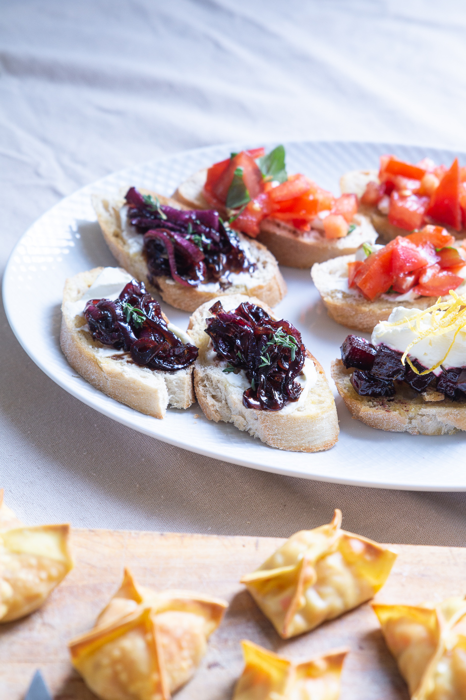 Bruschetta med karamelliserede rødløg